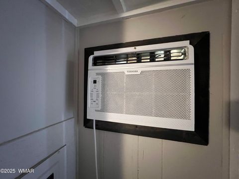 Tiny photo for 362 N 5Th Avenue, Holbrook, AZ 86025 (MLS # 258874)