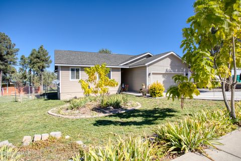 Photo of 40 N Canyon Dr Dr, Show Low, AZ 85901 (MLS # 258453)