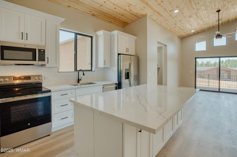 Photo of 4690 West Tatanka Loop, Show Low, AZ 85901 (MLS # 257321)