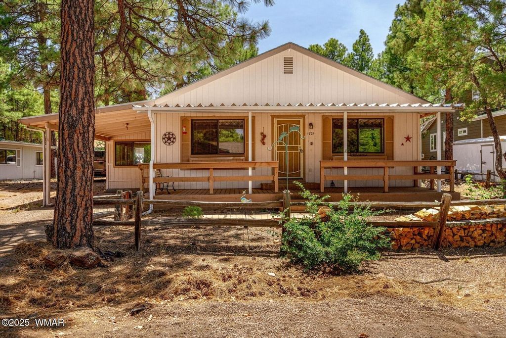Photo for 1721 W Huning, Show Low, AZ 85901 (MLS # 256658)