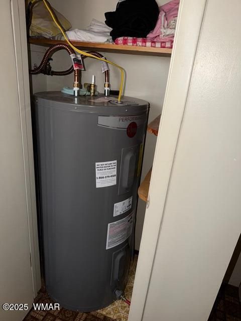 Tiny photo for 6034 D Street, Lakeside, AZ 85929 (MLS # 258760)