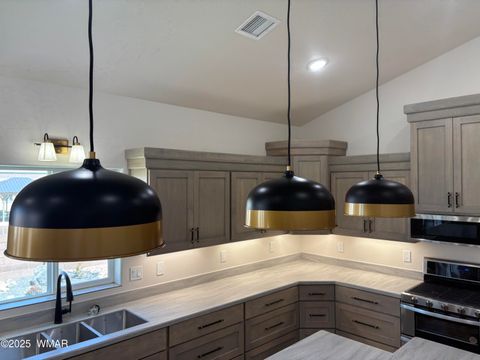 Tiny photo for 1030 N Crown Circle Cir, Taylor, AZ 85939 (MLS # 255946)