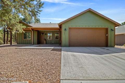 Tiny photo for 721 S Bushman, Show Low, AZ 85901 (MLS # 261498)