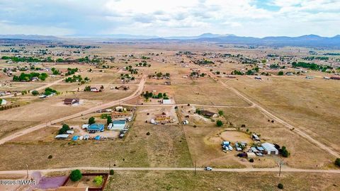 Photo of 870 W Iris Road, Paulden, AZ 86334 (MLS # 258086)