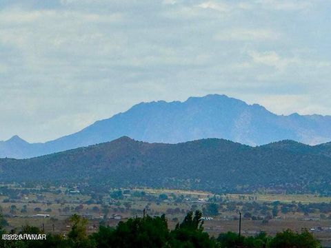 Tiny photo for 870 W Iris Road, Paulden, AZ 86334 (MLS # 258086)