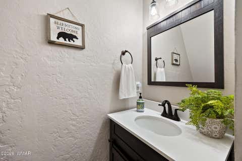 Tiny photo for 2201 W Thornton Road, Show Low, AZ 85901 (MLS # 262885)