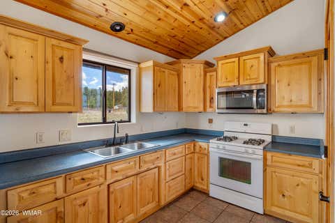 Photo of 6 County Road 2099, Alpine, AZ 85920 (MLS # 261558)