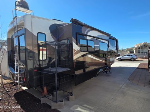 Photo of 8202 Apache Way #423, Show Low, AZ 85901 (MLS # 260205)