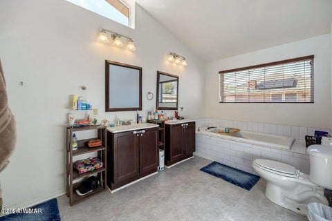 Tiny photo for 614 W Arizona Street, Holbrook, AZ 86025 (MLS # 262666)