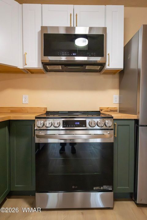 Tiny photo for 2700 S White Mountain Road, Show Low, AZ 85901 (MLS # 260955)