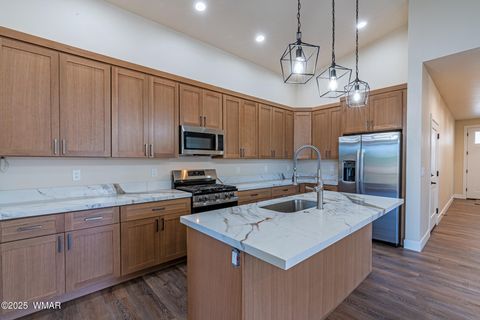 Tiny photo for 840 E Blue Jay Ln, Show Low, AZ 85901 (MLS # 260657)