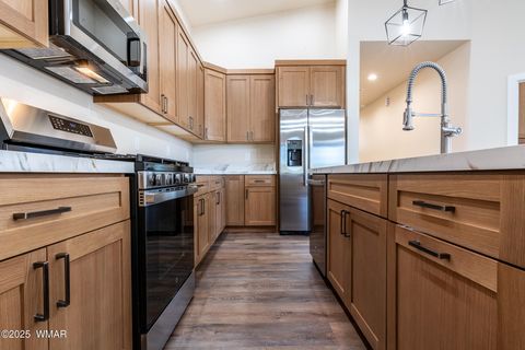 Tiny photo for 840 E Blue Jay Ln, Show Low, AZ 85901 (MLS # 260657)