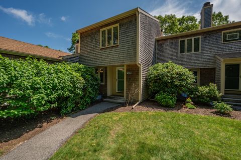 Townhouse in East Falmouth MA 203 Vineyard Gate 1.jpg