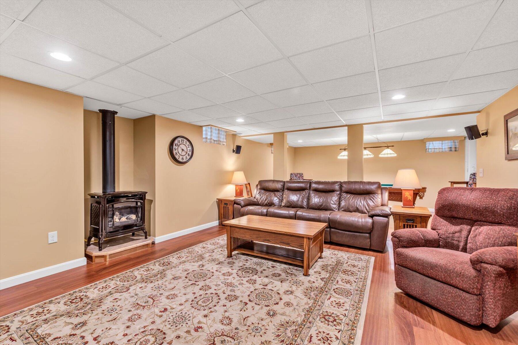 Hyannis, Massachusetts 02601, United States, 3 Bedrooms Bedrooms, ,3 BathroomsBathrooms,Residential,Active,147519