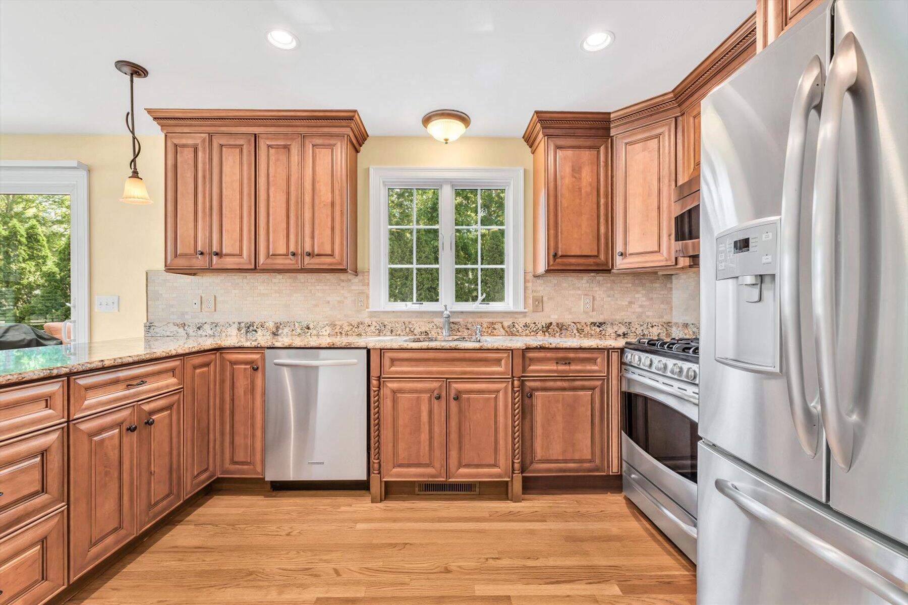 Hyannis, Massachusetts 02601, United States, 3 Bedrooms Bedrooms, ,3 BathroomsBathrooms,Residential,Active,147519