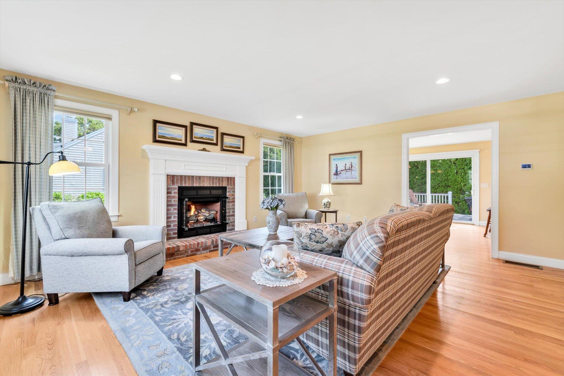 Hyannis, Massachusetts 02601, United States, 3 Bedrooms Bedrooms, ,3 BathroomsBathrooms,Residential,Active,147519