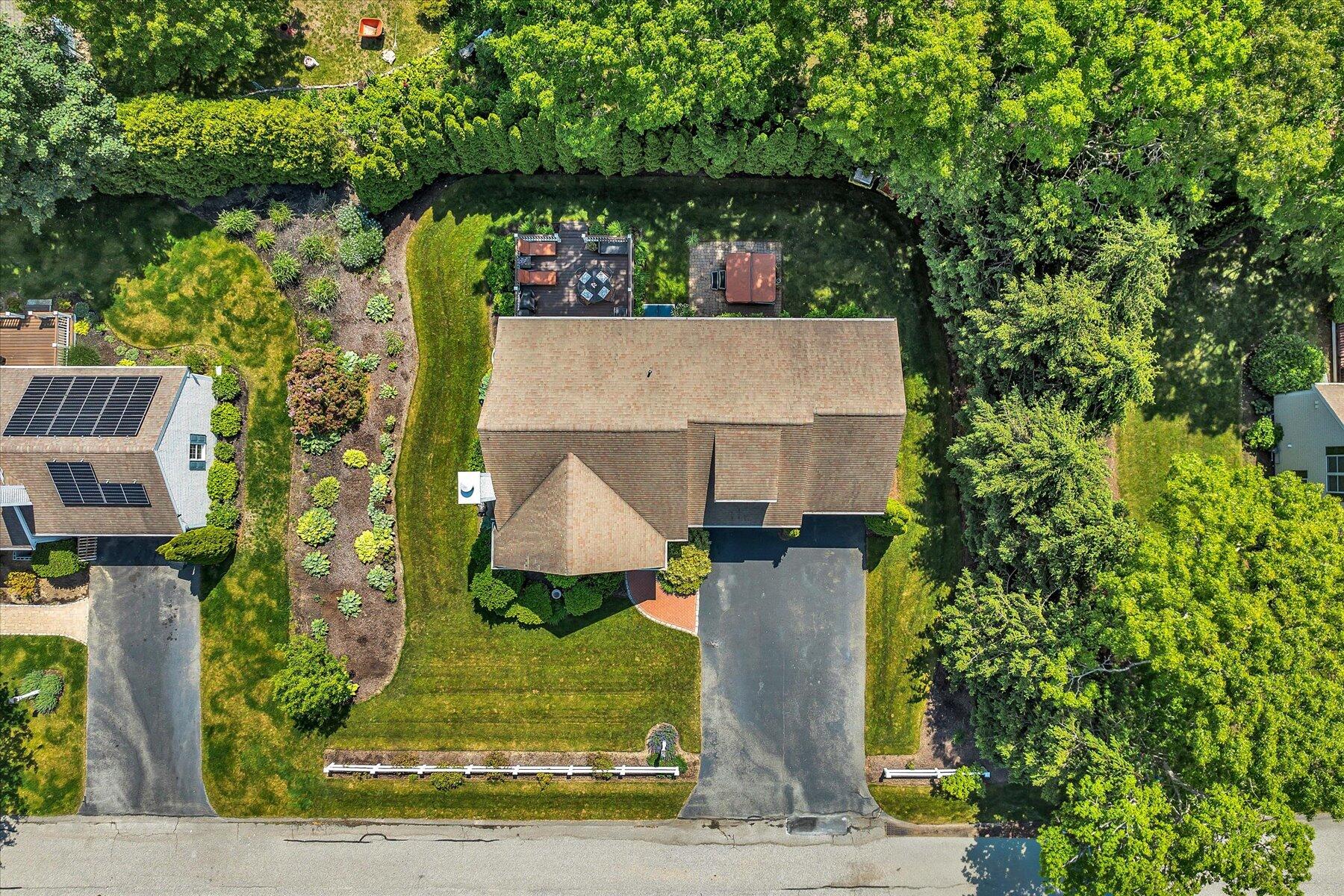 Hyannis, Massachusetts 02601, United States, 3 Bedrooms Bedrooms, ,3 BathroomsBathrooms,Residential,Active,147519