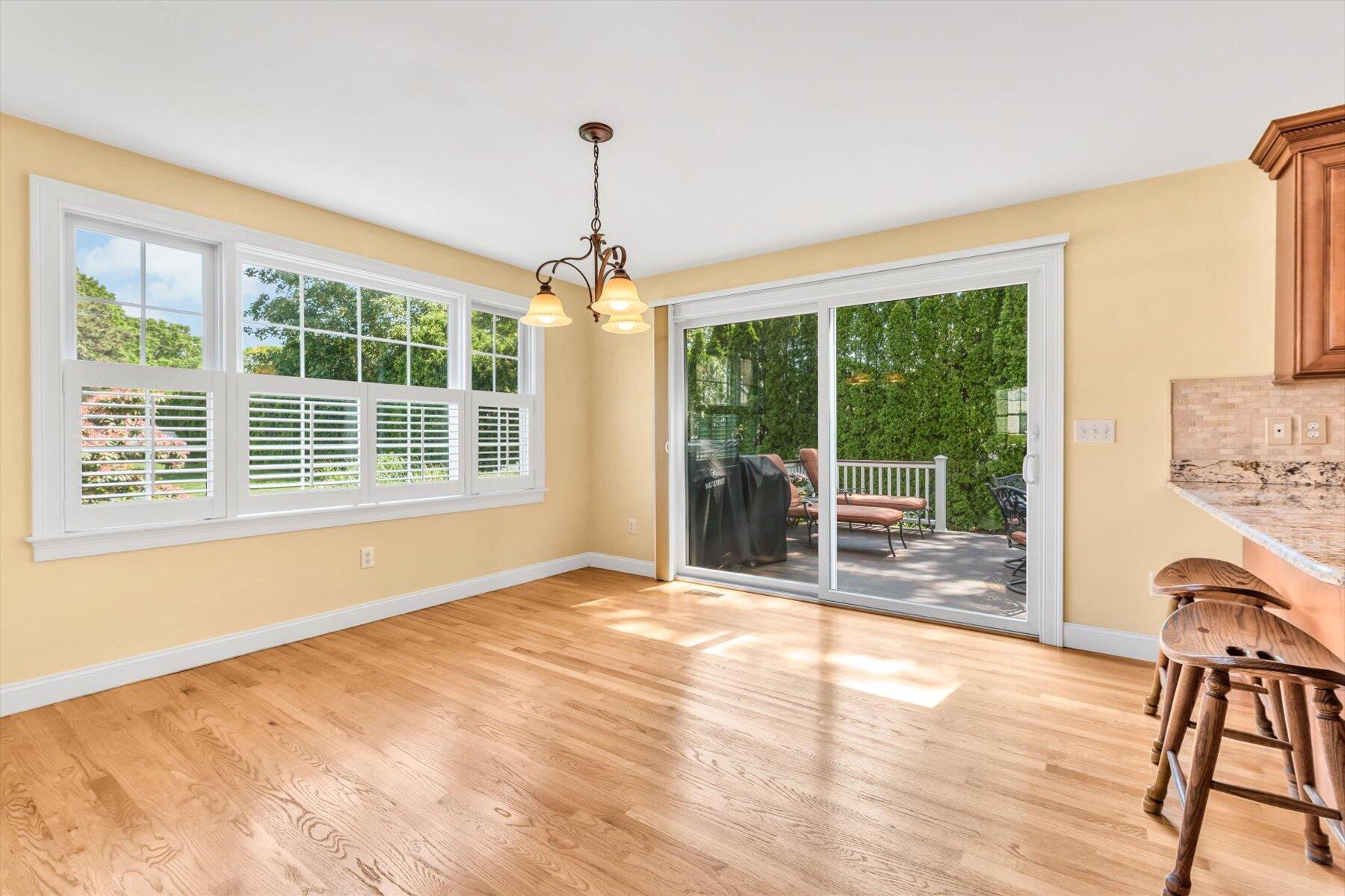 Hyannis, Massachusetts 02601, United States, 3 Bedrooms Bedrooms, ,3 BathroomsBathrooms,Residential,Active,147519