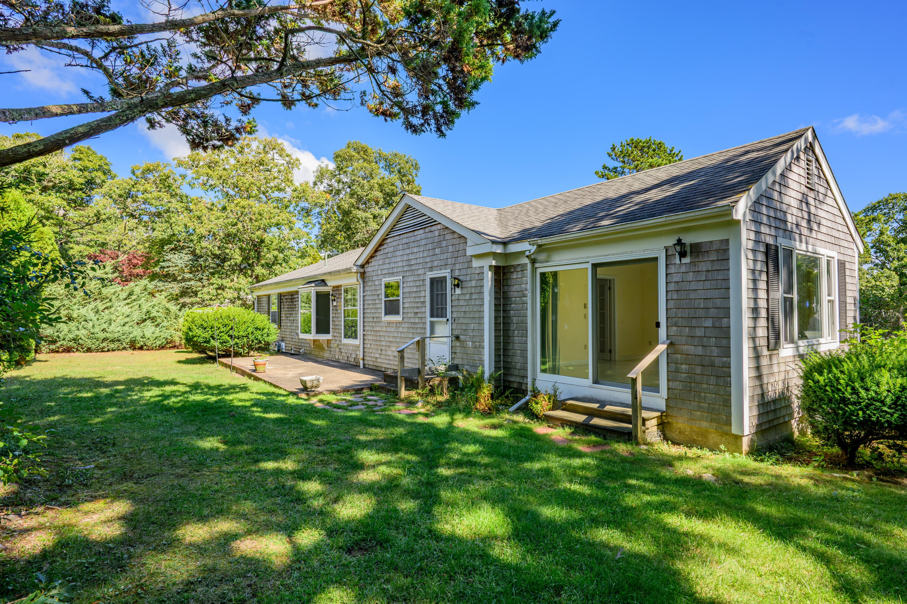 800 Riverview Drive
