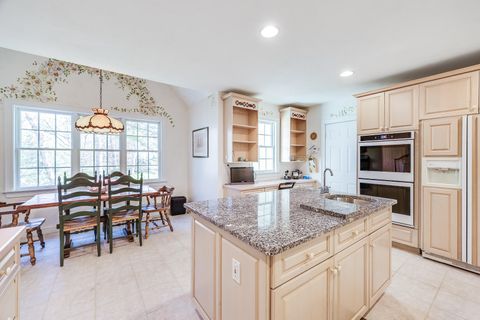 Single Family Residence in East Falmouth MA 34 Longshank Circle 26.jpg