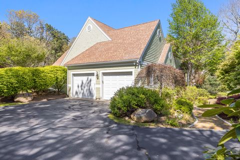 Single Family Residence in East Falmouth MA 34 Longshank Circle 4.jpg