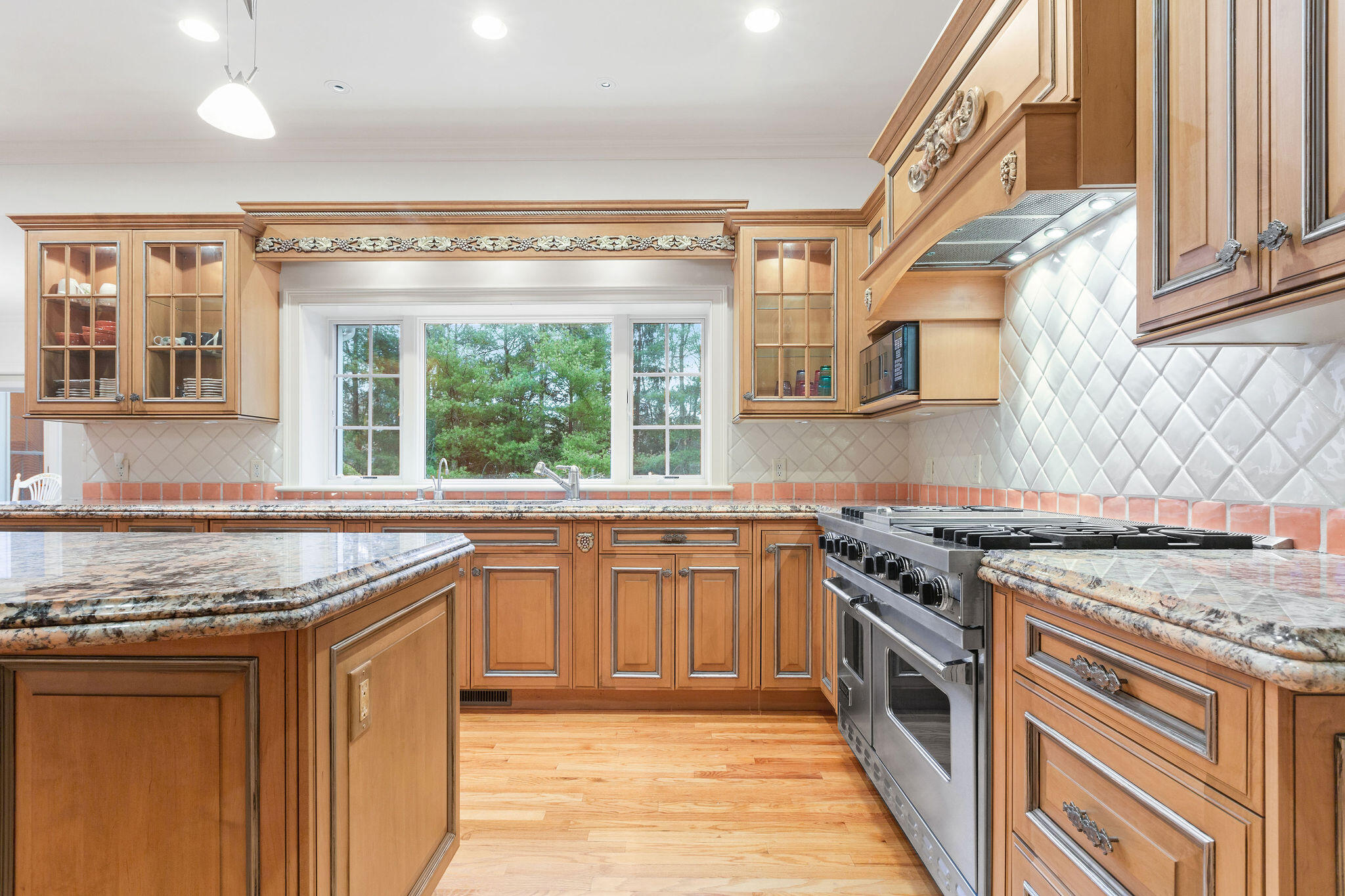 Marstons Mills, Massachusetts 02648, United States, 4 Bedrooms Bedrooms, ,5 BathroomsBathrooms,Residential,Active,110429