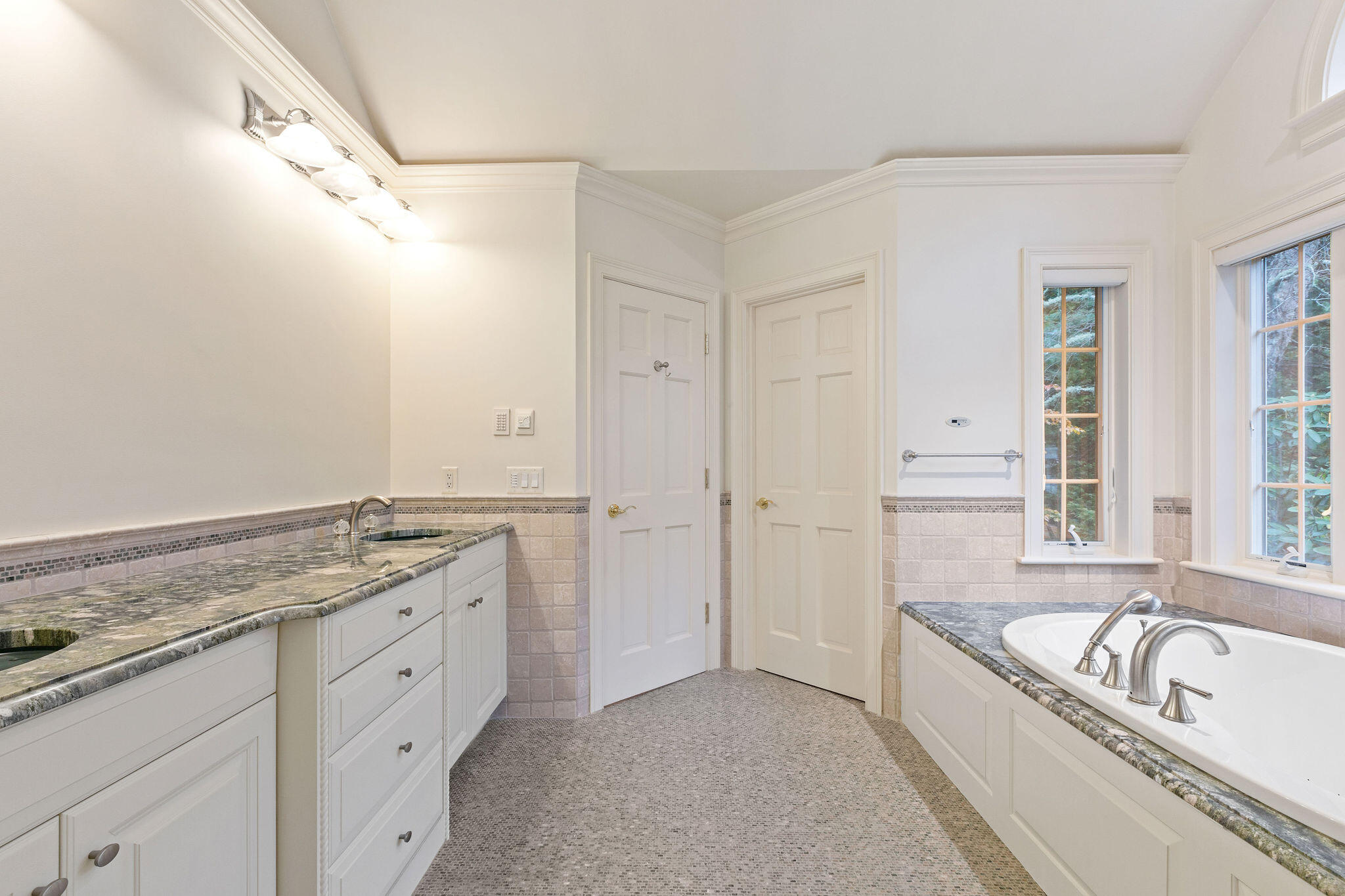 Marstons Mills, Massachusetts 02648, United States, 4 Bedrooms Bedrooms, ,5 BathroomsBathrooms,Residential,Active,110429