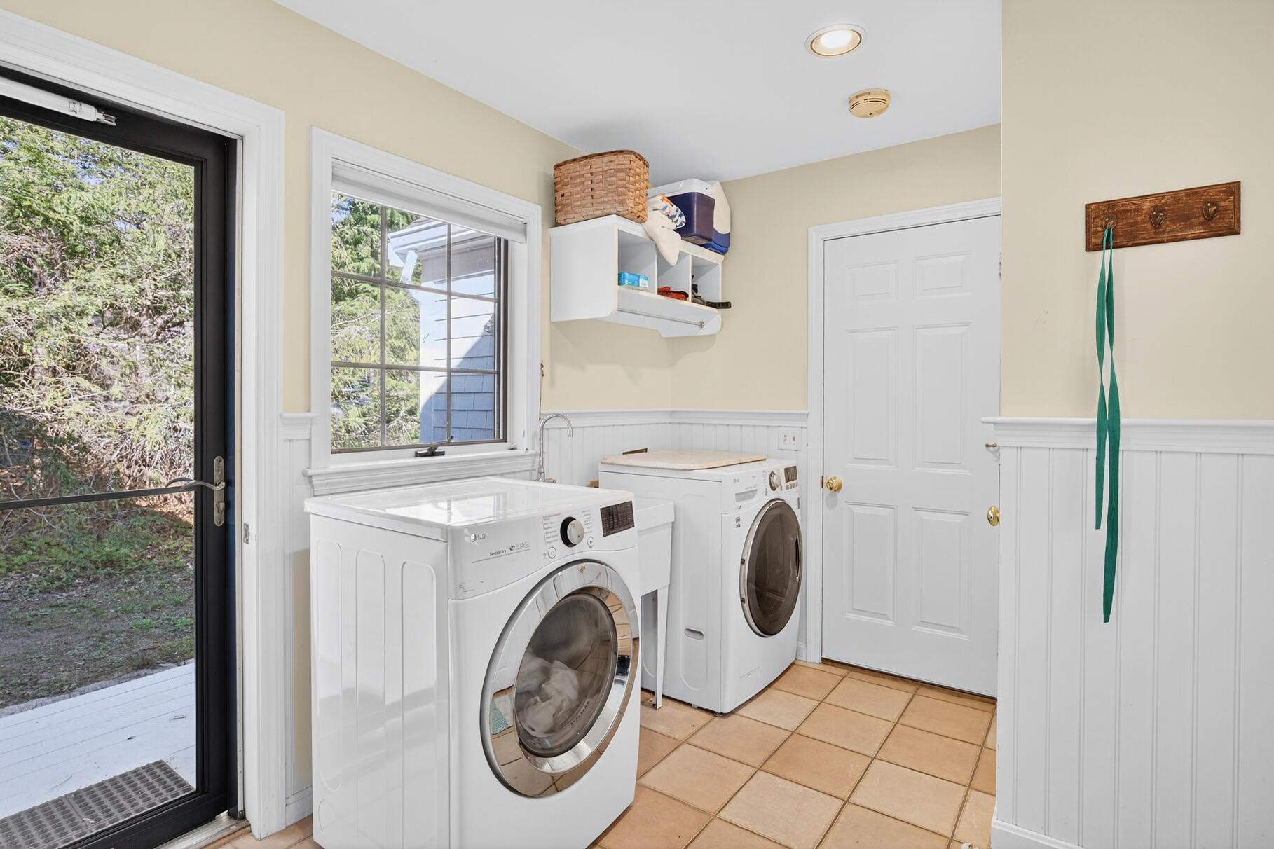 Orleans, Massachusetts 02653, United States, 4 Bedrooms Bedrooms, ,3 BathroomsBathrooms,Residential,Active,224746