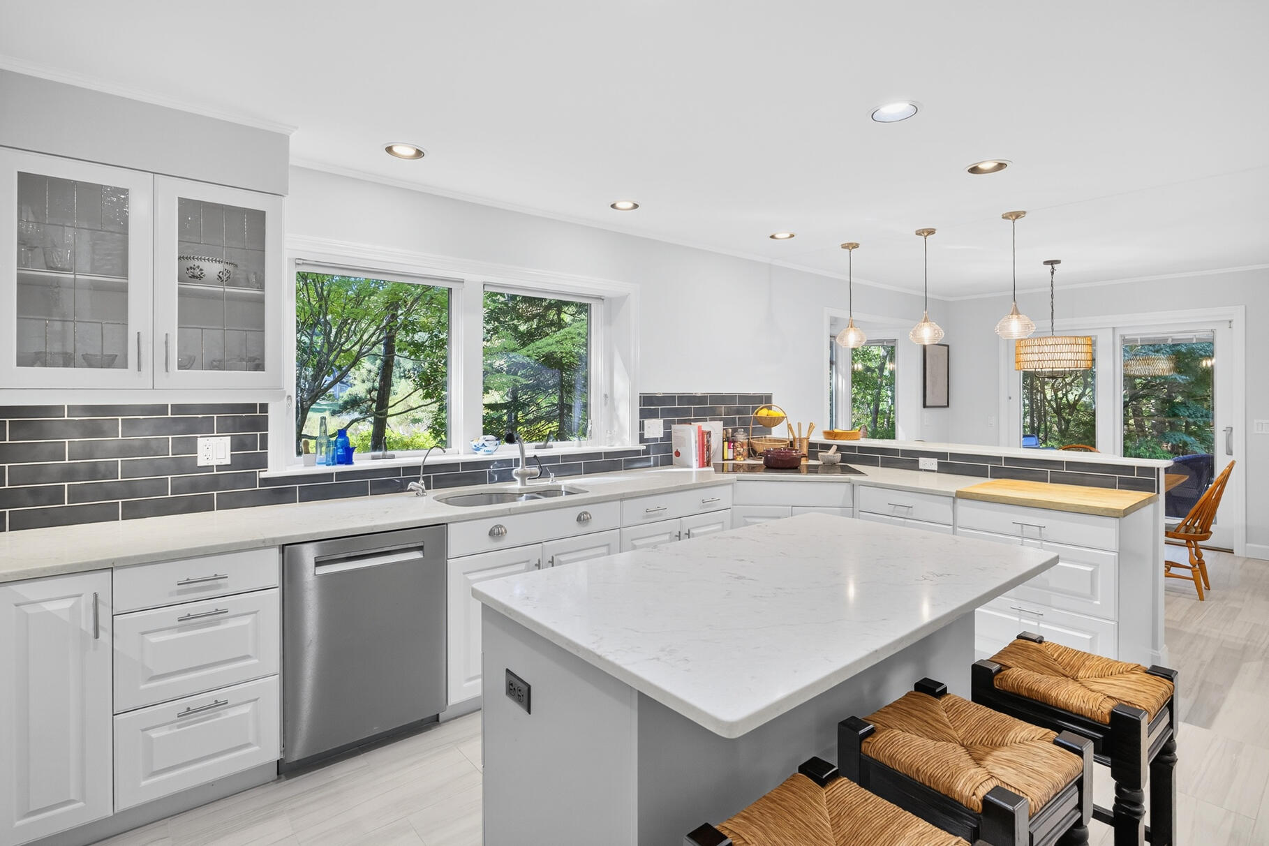 Orleans, Massachusetts 02653, United States, 4 Bedrooms Bedrooms, ,3 BathroomsBathrooms,Residential,Active,224746