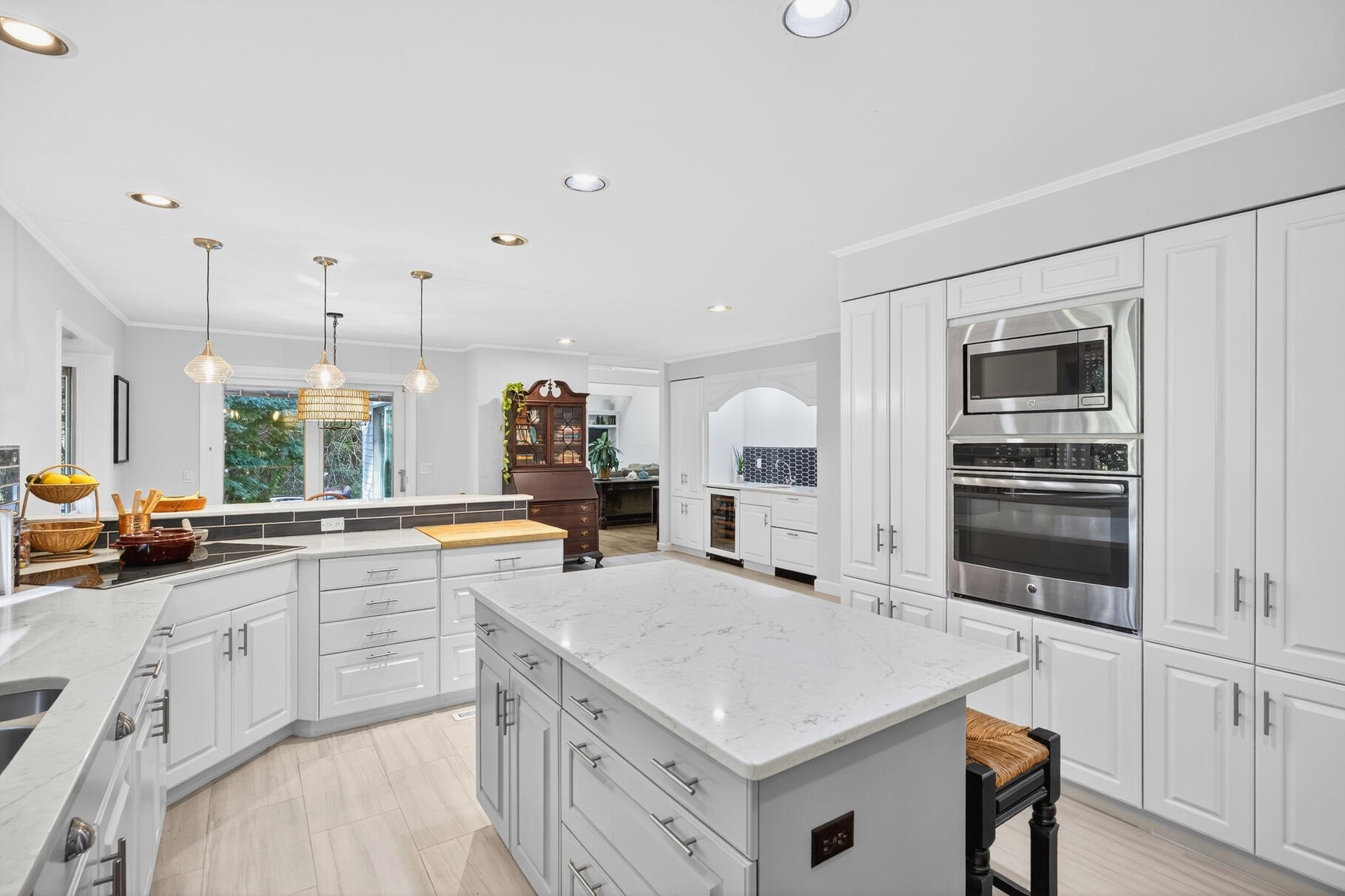 Orleans, Massachusetts 02653, United States, 4 Bedrooms Bedrooms, ,3 BathroomsBathrooms,Residential,Active,224746