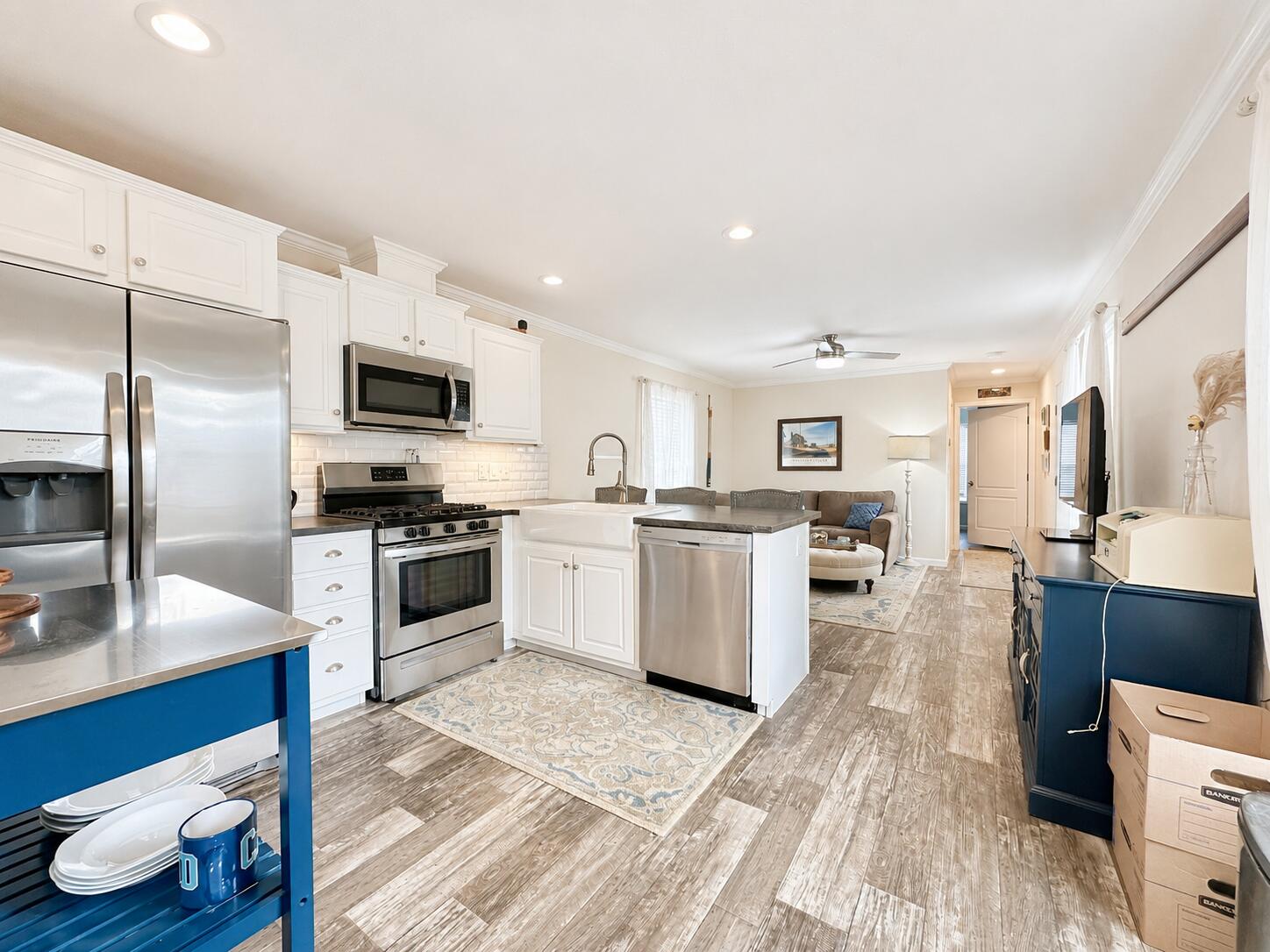 210 West Road M-08