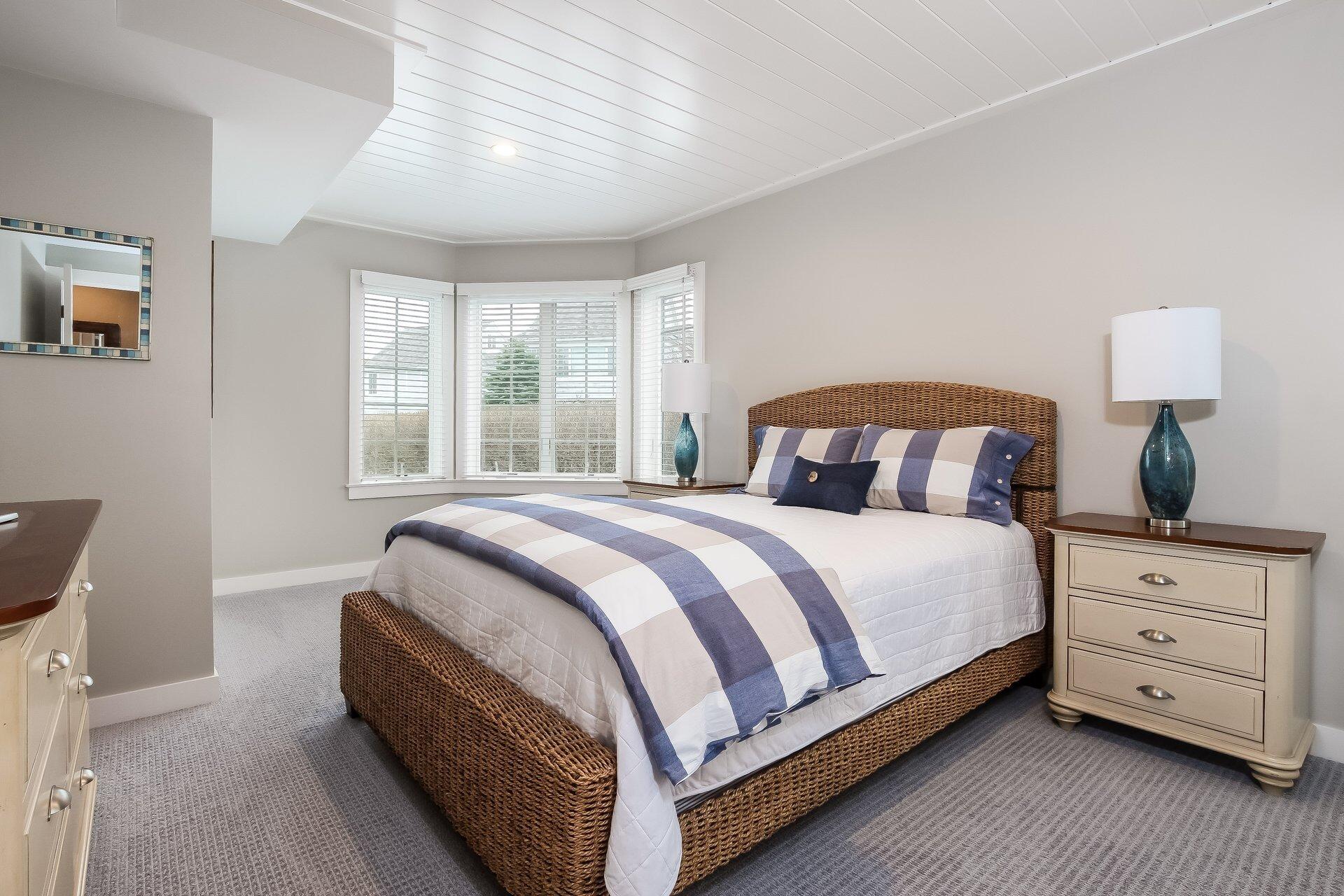 Mashpee, Massachusetts 02649, United States, 4 Bedrooms Bedrooms, ,4 BathroomsBathrooms,Residential,Pending,82478