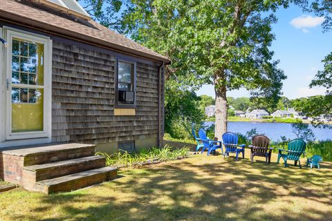 Photo of 29 Miami Avenue, Falmouth, MA 02540 (MLS # 22505119) Photo of 29 Miami Avenue, Falmouth, MA 02540 (MLS # 22505119)