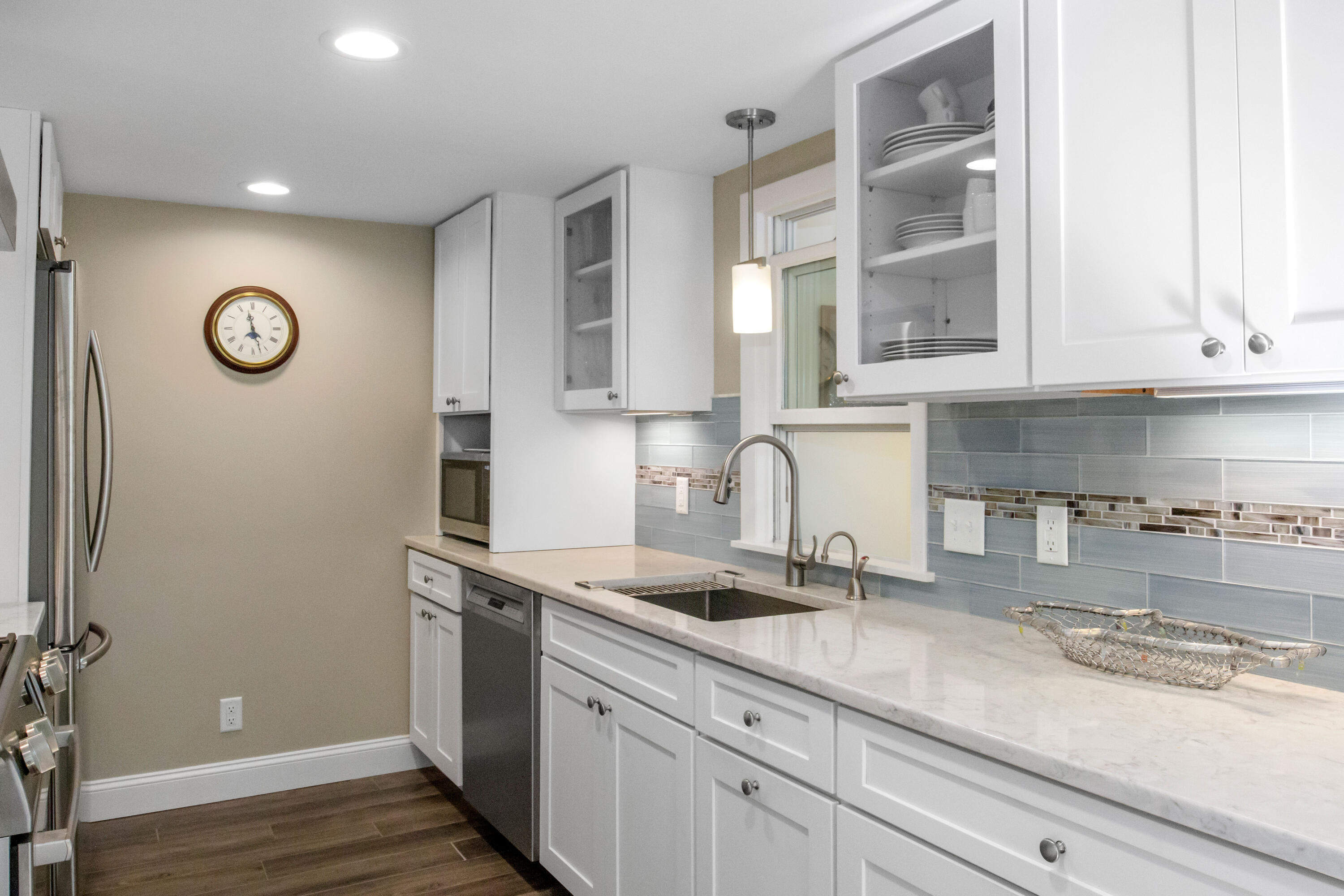 Chatham, Massachusetts 02633, United States, 4 Bedrooms Bedrooms, ,2 BathroomsBathrooms,Residential,Pending,213922