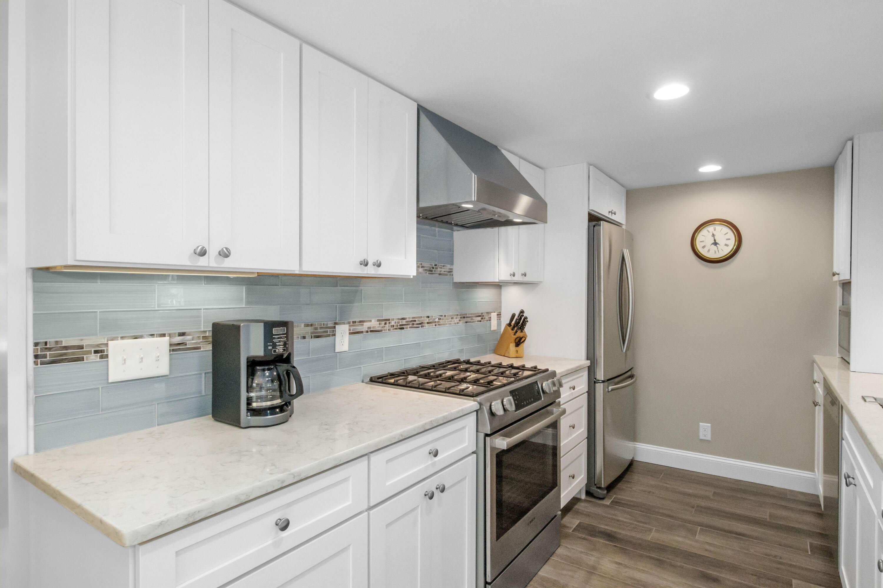 Chatham, Massachusetts 02633, United States, 4 Bedrooms Bedrooms, ,2 BathroomsBathrooms,Residential,Pending,213922