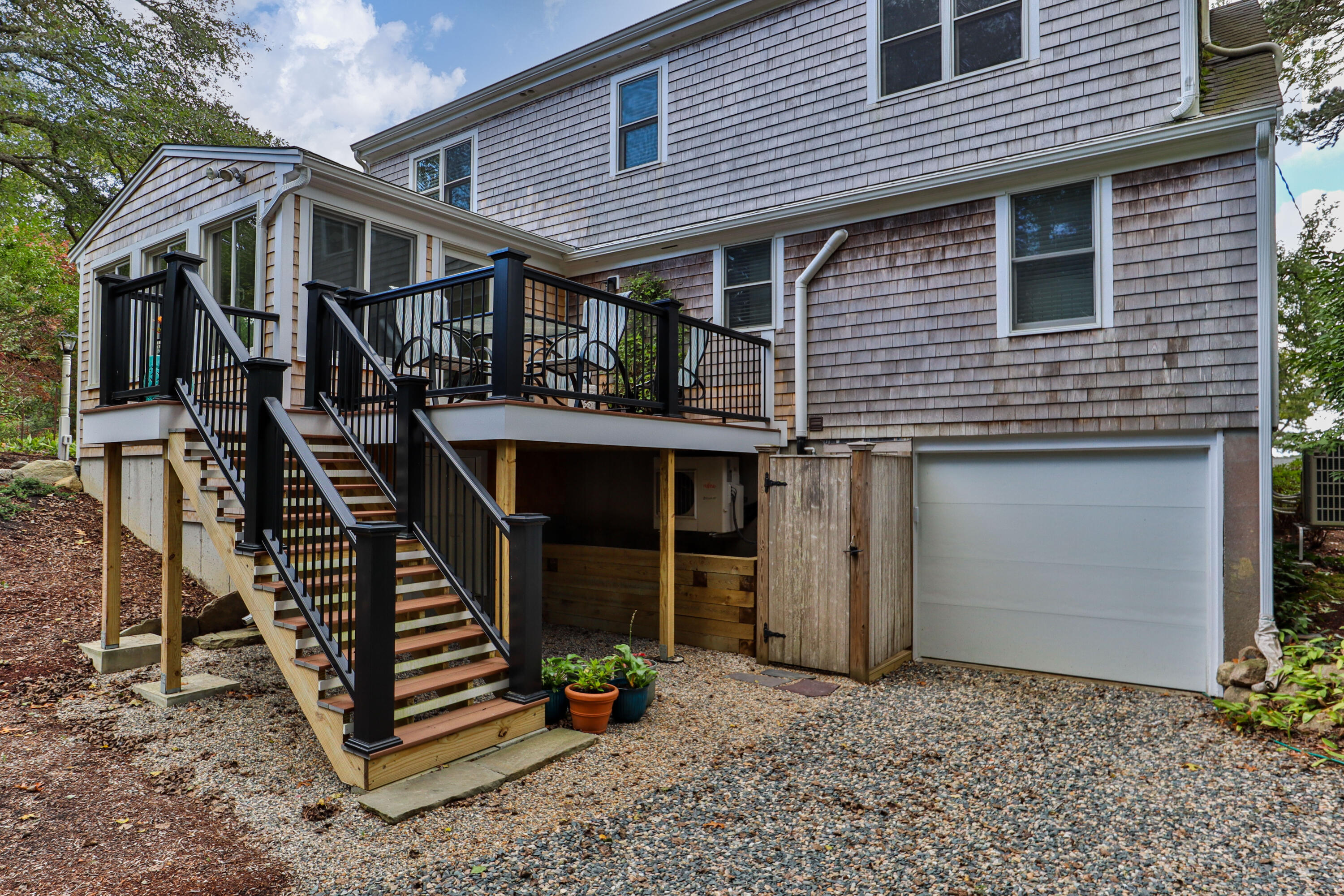 Chatham, Massachusetts 02633, United States, 4 Bedrooms Bedrooms, ,2 BathroomsBathrooms,Residential,Pending,213922