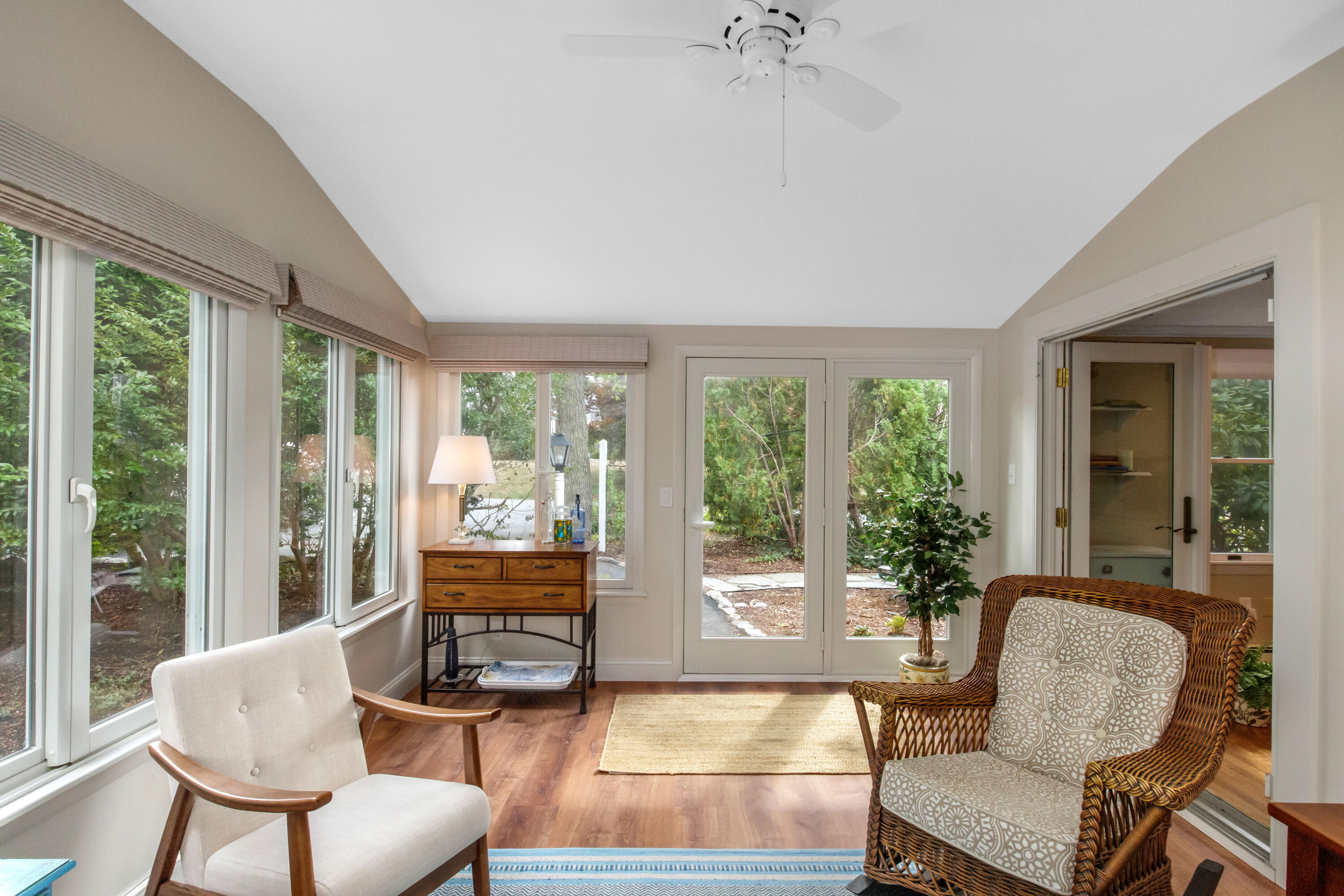 Chatham, Massachusetts 02633, United States, 4 Bedrooms Bedrooms, ,2 BathroomsBathrooms,Residential,Pending,213922