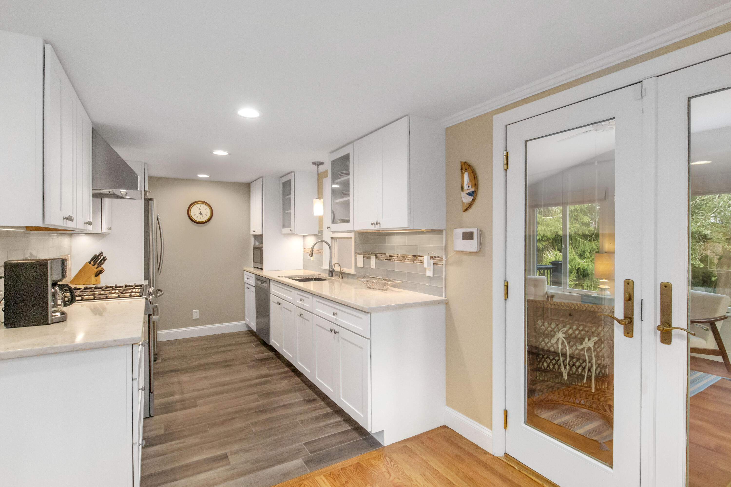 Chatham, Massachusetts 02633, United States, 4 Bedrooms Bedrooms, ,2 BathroomsBathrooms,Residential,Pending,213922