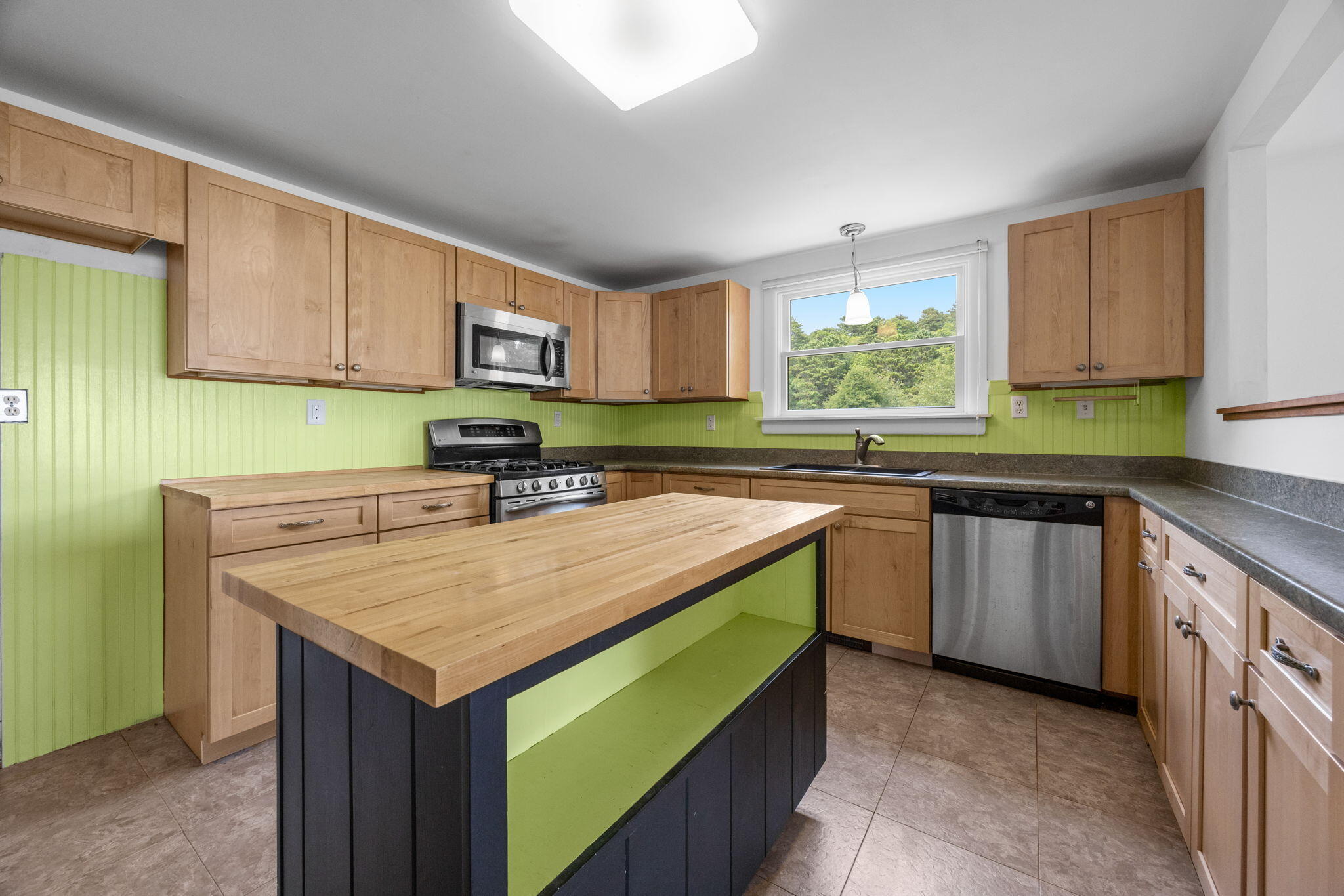 Brewster, Massachusetts 02631, United States, 2 Bedrooms Bedrooms, ,2 BathroomsBathrooms,Residential,Active,189263