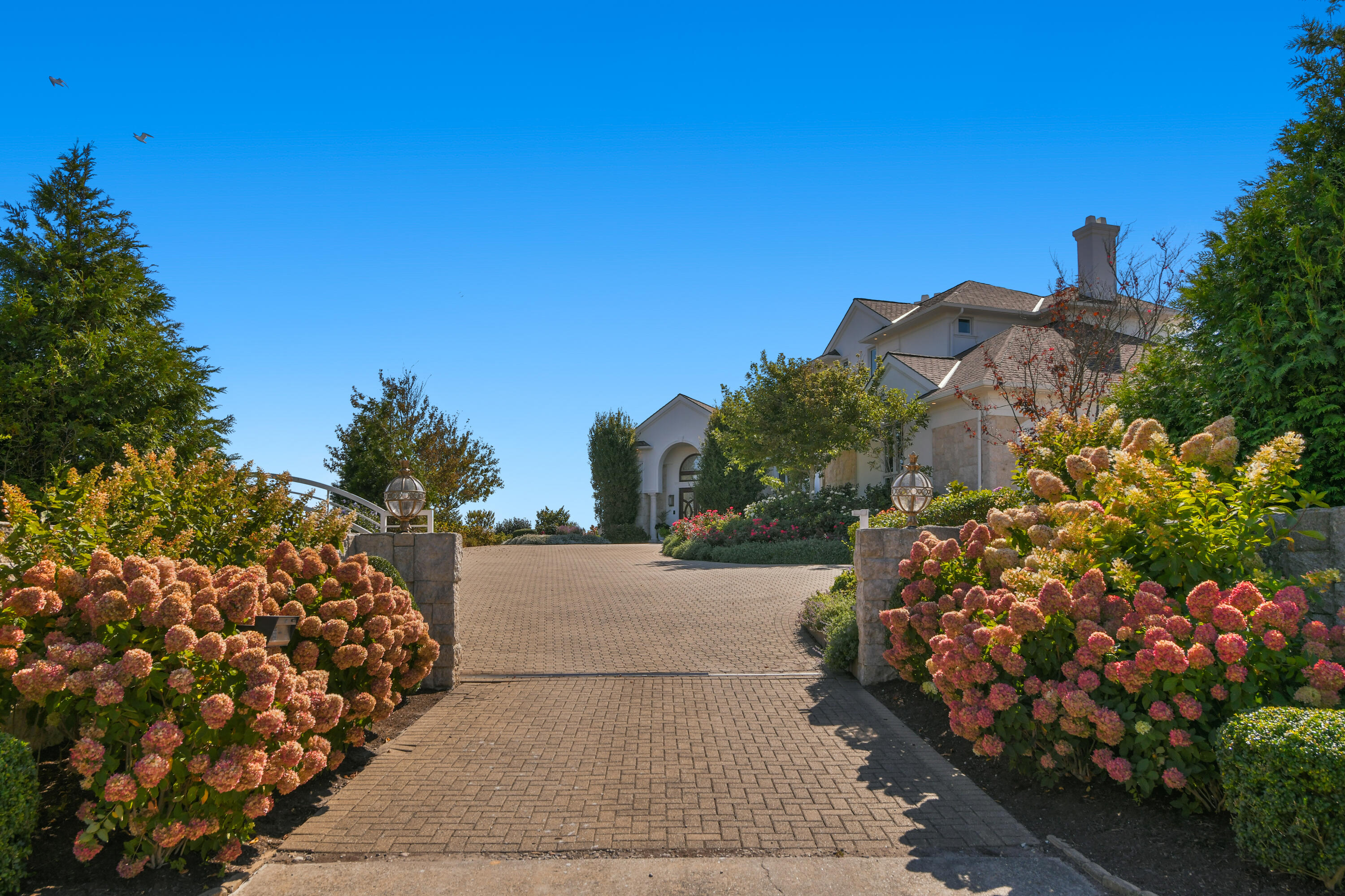 West Yarmouth, Massachusetts 02673, United States, 4 Bedrooms Bedrooms, ,6 BathroomsBathrooms,Residential,Active,43609