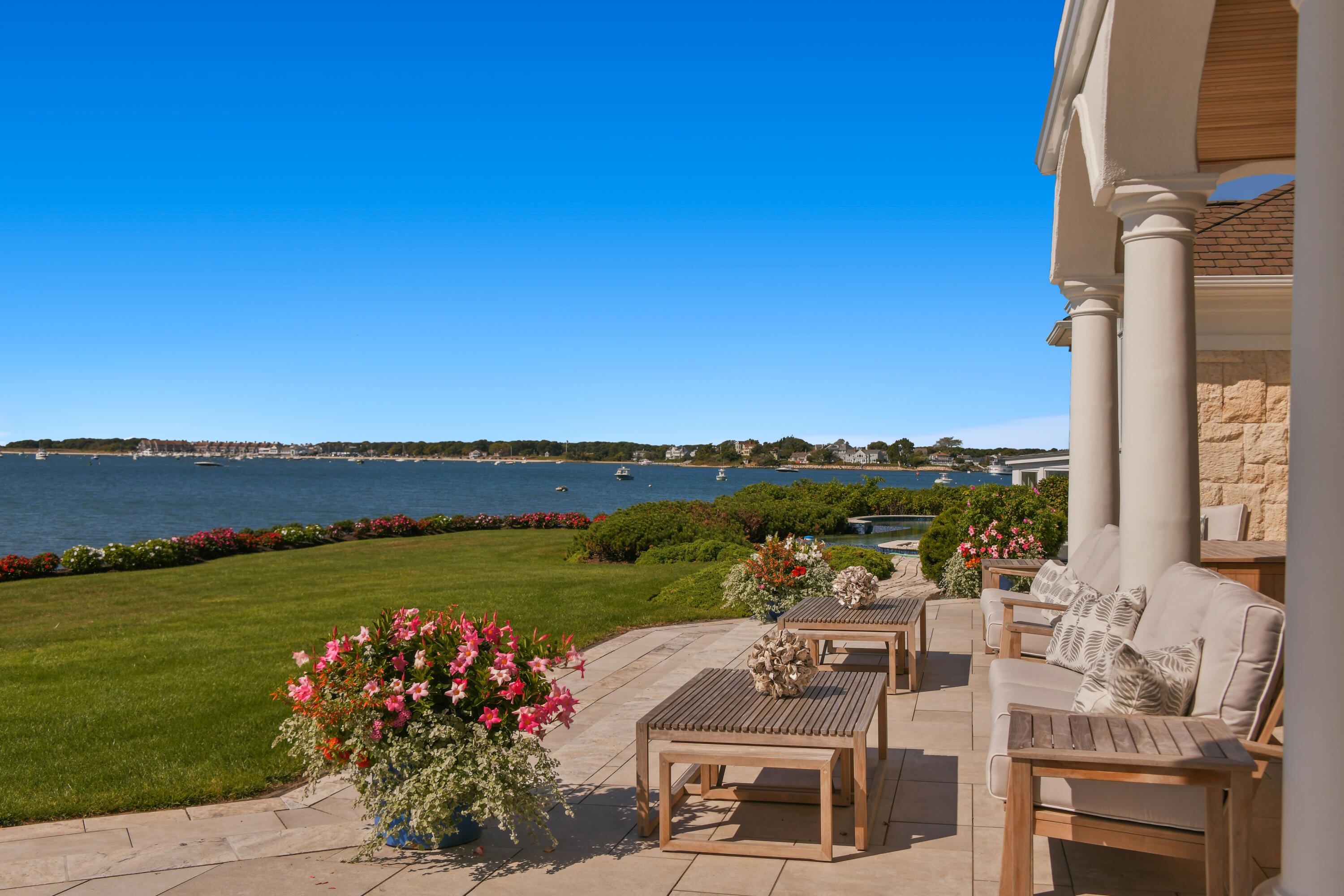 West Yarmouth, Massachusetts 02673, United States, 4 Bedrooms Bedrooms, ,6 BathroomsBathrooms,Residential,Active,43609