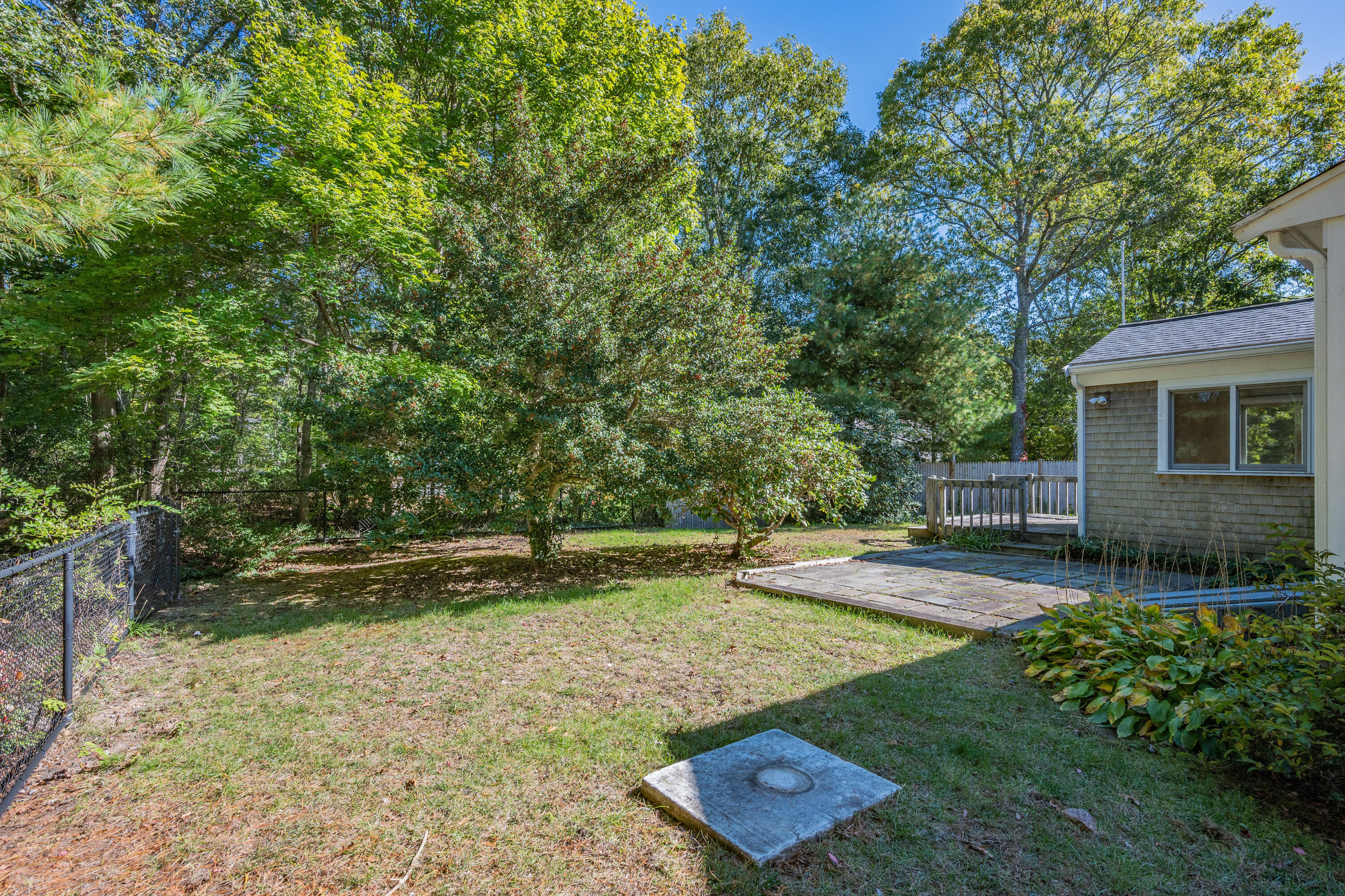 Centerville, Massachusetts 02632, United States, 2 Bedrooms Bedrooms, ,2 BathroomsBathrooms,Residential,Pending,37411