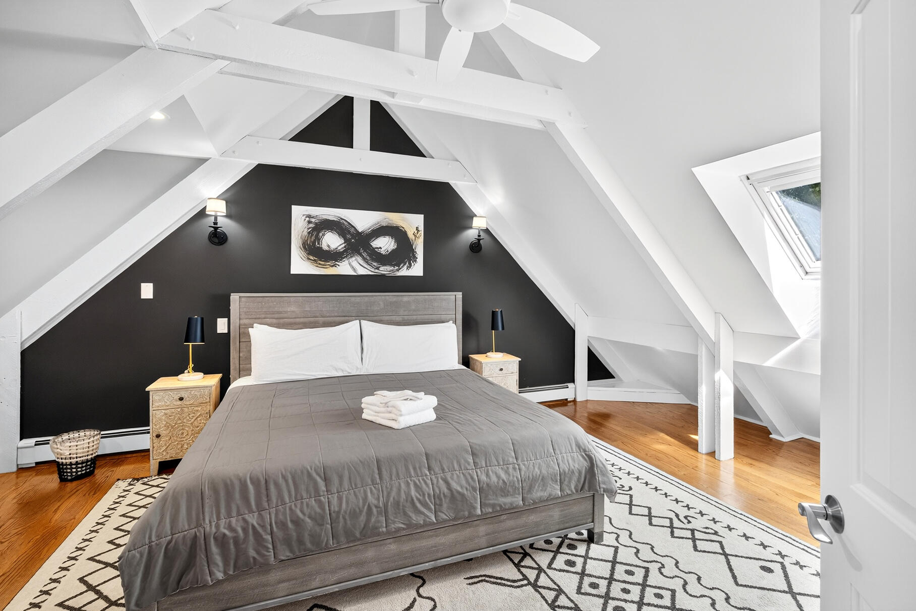 Osterville, Massachusetts 02655, United States, 3 Bedrooms Bedrooms, ,2 BathroomsBathrooms,Residential,Active,205086