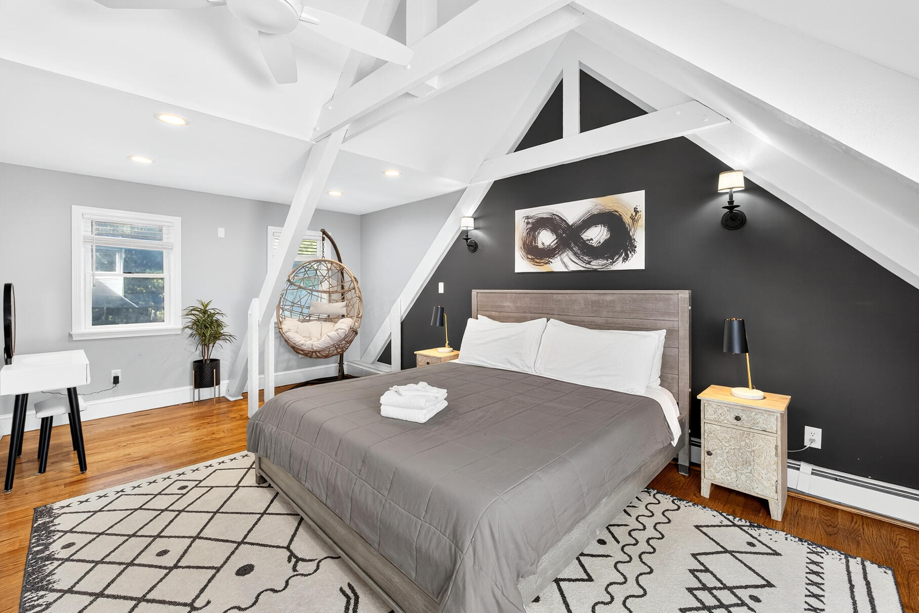 Osterville, Massachusetts 02655, United States, 3 Bedrooms Bedrooms, ,2 BathroomsBathrooms,Residential,Active,205086