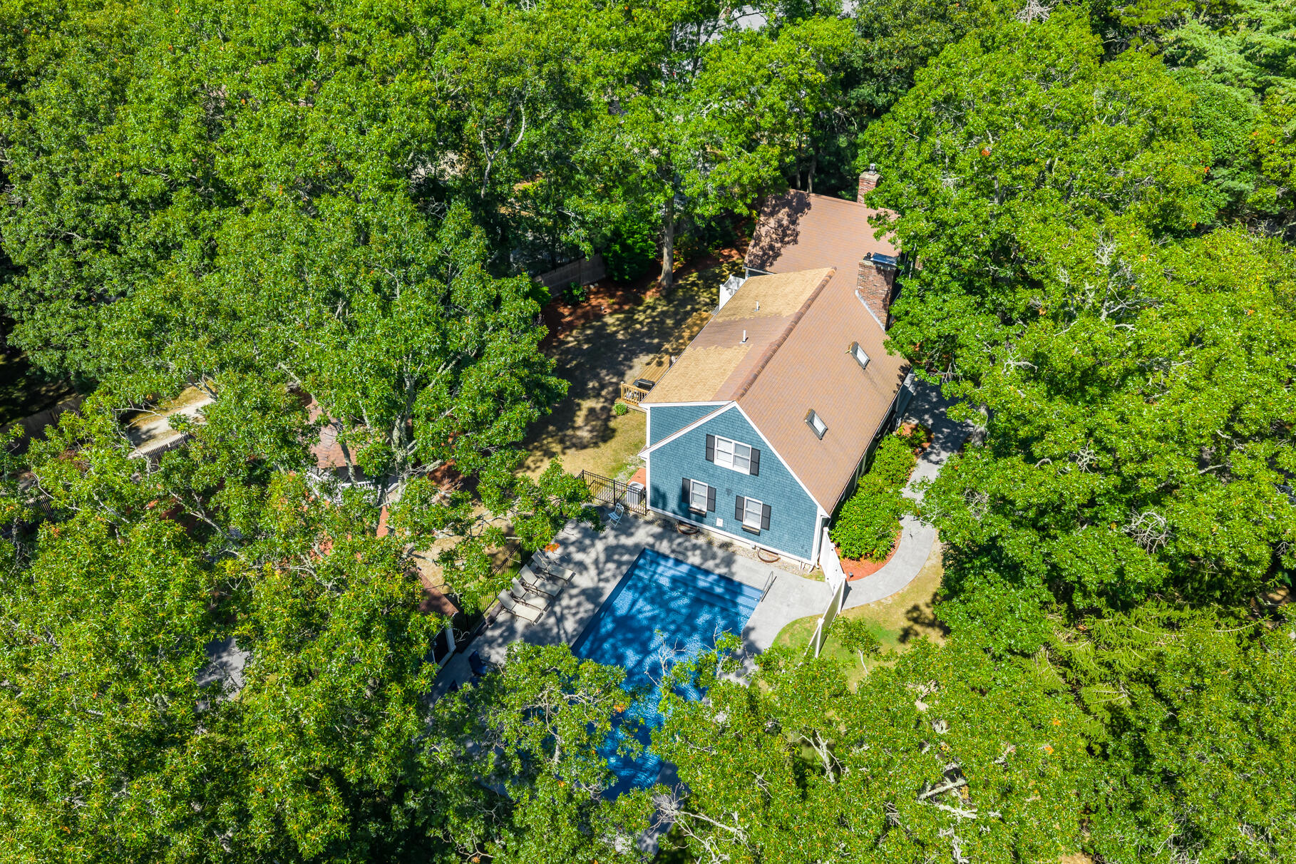 Osterville, Massachusetts 02655, United States, 3 Bedrooms Bedrooms, ,2 BathroomsBathrooms,Residential,Active,205086