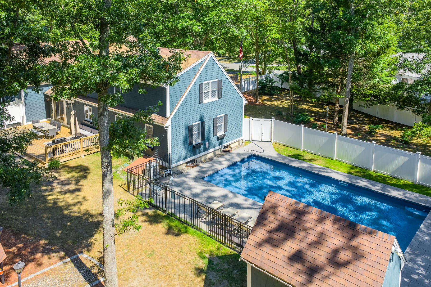 Osterville, Massachusetts 02655, United States, 3 Bedrooms Bedrooms, ,2 BathroomsBathrooms,Residential,Active,205086