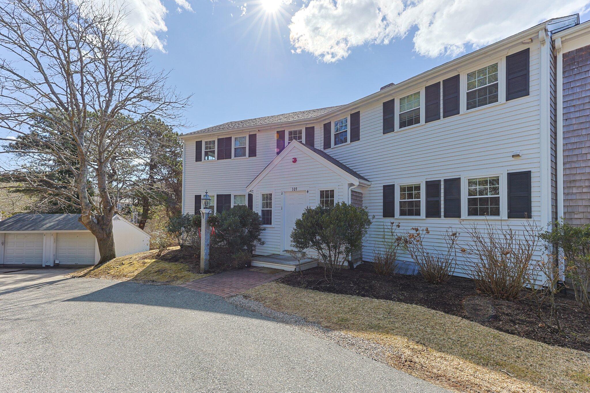 Chatham, Massachusetts 02633, United States, 1 Bedroom Bedrooms, ,1 BathroomBathrooms,Residential,Active,81026