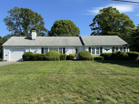 Single Family Residence in South Yarmouth MA 10 Brae Burn Lane.jpg