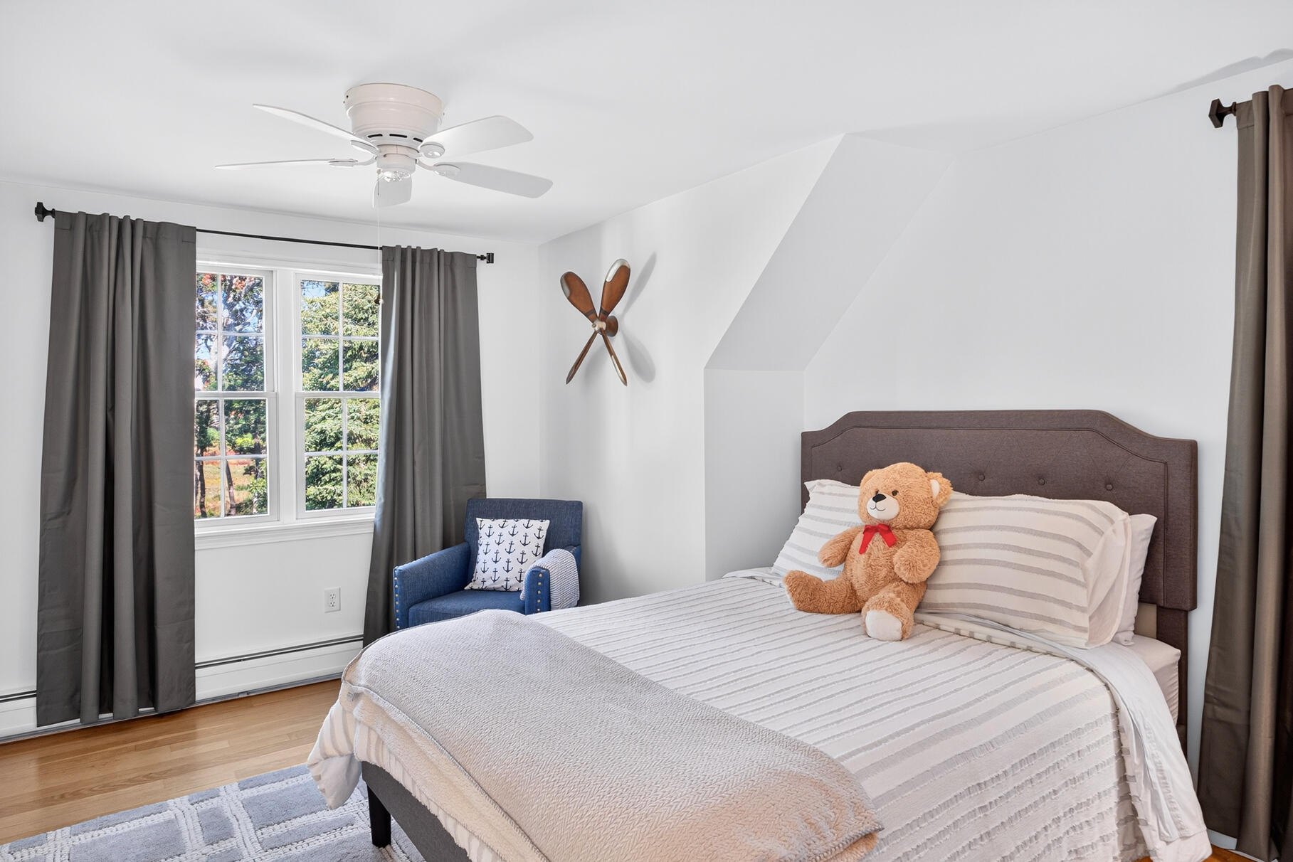 Chatham, Massachusetts 02633, United States, 4 Bedrooms Bedrooms, ,5 BathroomsBathrooms,Residential,Active,209049