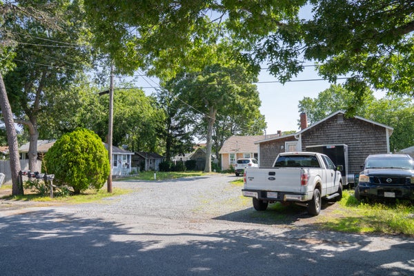 8 BLISCOTT AVE, SOUTH YARMOUTH, MA 02664 - Image 20f58d93b4e0e18bef3817b9555ccebd/1187475604